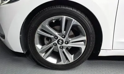 Hyundai Avante 2017, 150169 км, за 5021.66 USD