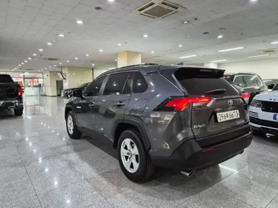 Toyota RAV4 2019, 120064 км, за 15926.67 USD