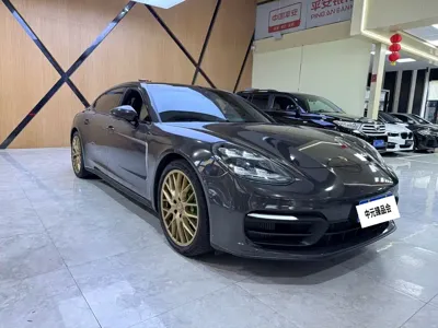 Porsche Panamera · 2022 год