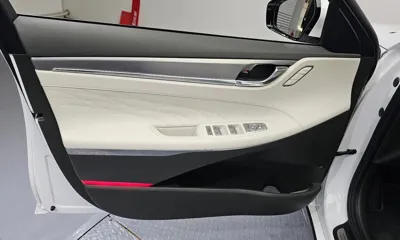 Hyundai Grandeur 2022, 86913 км, за 20485.32 USD - фото 24