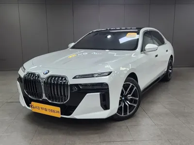 BMW 7-Series · 2026 год