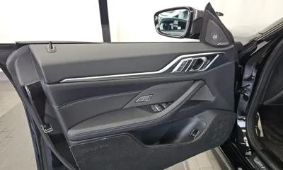 BMW i4 2022, 58509 км, за 32099.25 USD - фото 24