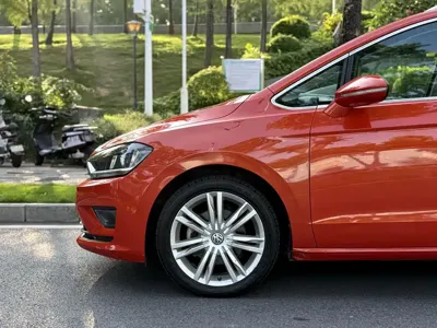 Volkswagen Golf Sportsvan 2016, 116000 км, за 4944.68 USD