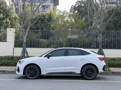 Audi Q3 Sportback 2022, 4200 км, за 18834.24 USD