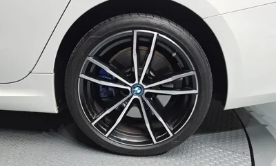 BMW 3-Series 2023, 51175 км, за 28876.2 USD - фото 21