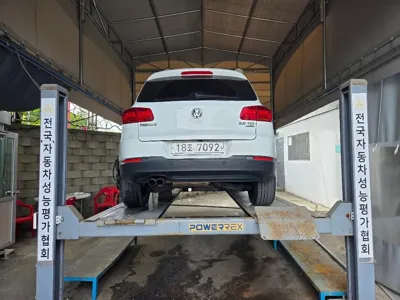 Volkswagen Tiguan 2015, 184668 км, за 4228.47 USD