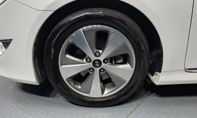 Hyundai Sonata 2012, 82901 км, за 4757.18 USD