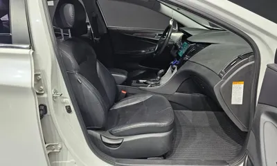 Hyundai Sonata 2012, 82901 км, за 4757.18 USD - фото 10