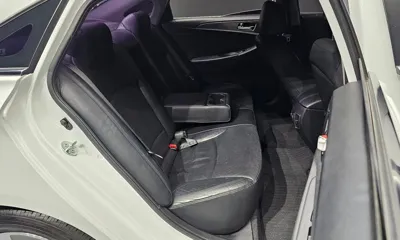 Hyundai Sonata 2012, 82901 км, за 4757.18 USD - фото 12