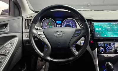 Hyundai Sonata 2012, 82901 км, за 4757.18 USD - фото 13