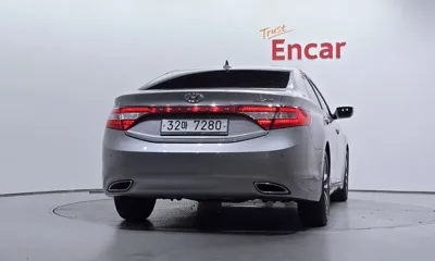 Hyundai Grandeur 2012, 111111 км, за 2560.06 USD