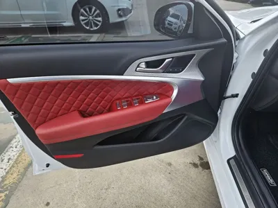 Genesis G70 2022, 58500 км, за 18957.66 USD
