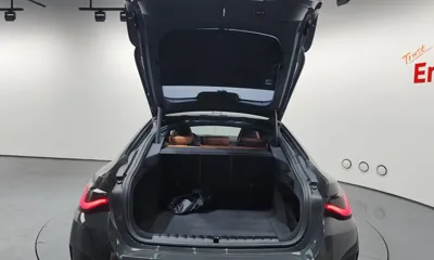 BMW i4 2023, 112371 км, за 32309.21 USD - фото 20