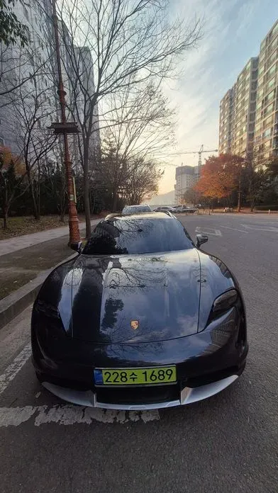Porsche Taycan · 2024 год