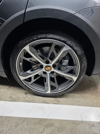 Porsche Taycan 2024, 200 км, за 110843.1 USD - фото 2