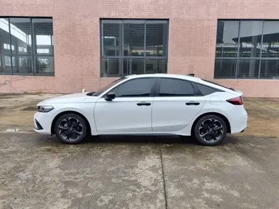 Honda Civic 2025, 13700 км, за 13997.54 USD
