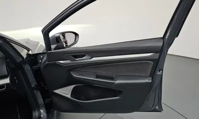 Volkswagen Golf 2026, 4394 км, за 21878.69 USD - фото 24