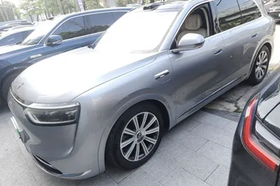 Hima AITO M8 · 2025 год