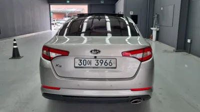 Kia K5 2012, 178542 км, за 2930.26 USD