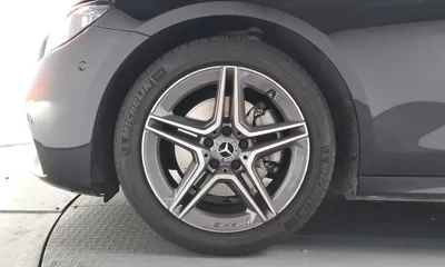 Mercedes-Benz E-Class 2023, 24841 км, за 29415.67 USD