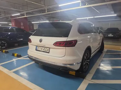 Volkswagen Touareg 2021, 55100 км, за 45530.88 USD