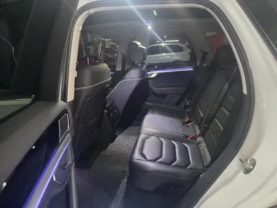 Volkswagen Touareg 2021, 55100 км, за 45530.88 USD