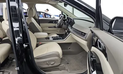 Kia Canival 2023, 54932 км, за 17255.97 USD - фото 11