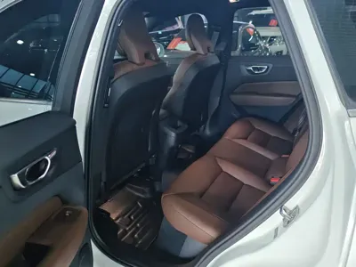 Volvo XC60 2021, 90000 км, за 18657.67 USD - фото 9