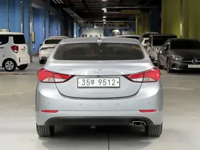 Hyundai Avante 2015, 167995 км, за 2953.92 USD