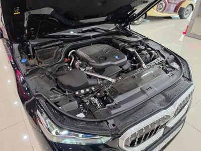 BMW 5-Series 2025, 13862 км, за 44930.63 USD - фото 6