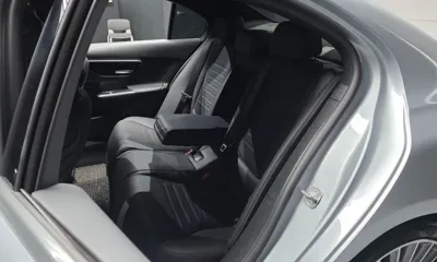 Mercedes-Benz C-Class 2023, 51583 км, за 28160.69 USD - фото 12