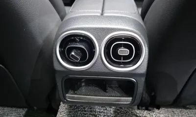 Mercedes-Benz C-Class 2023, 51583 км, за 28160.69 USD - фото 30