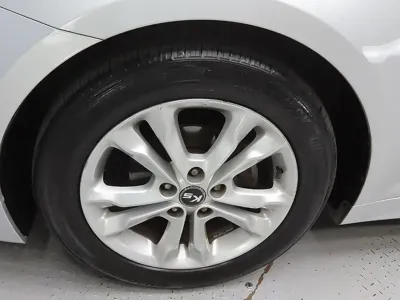 Kia K5 2011, 185190 км, за 2599.35 USD
