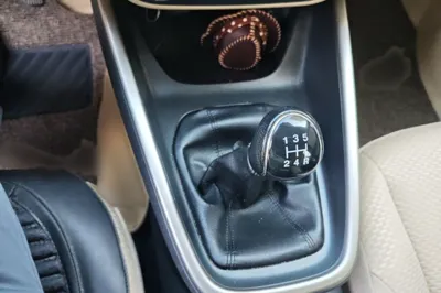 Ford Escort 2017, 110500 км, за 4816 USD - фото 12
