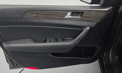 Hyundai Sonata 2015, 111810 км, за 6055.87 USD - фото 24