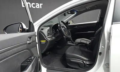 Hyundai Avante 2016, 38711 км, за 6707.04 USD - фото 10