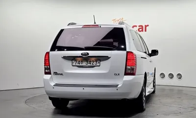 Kia Canival 2014, 152617 км, за 3032.71 USD