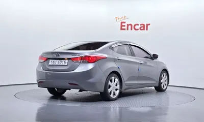 Hyundai Avante 2012, 171322 км, за 1706.71 USD