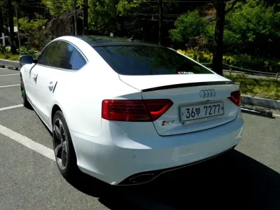 Audi A5 2013, 119871 км, за 6494.18 USD