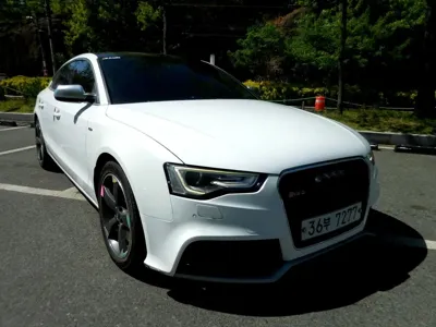 Audi A5 2013, 119871 км, за 6494.18 USD