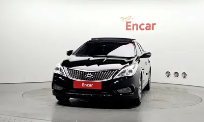 Hyundai Grandeur 2015, 186386 км, за 4221.97 USD
