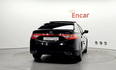 Hyundai Grandeur 2015, 186386 км, за 4221.97 USD