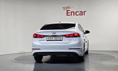 Hyundai Avante 2018, 99969 км, за 6341.82 USD