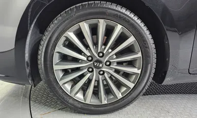 Kia K7 2016, 208906 км, за 4293.52 USD