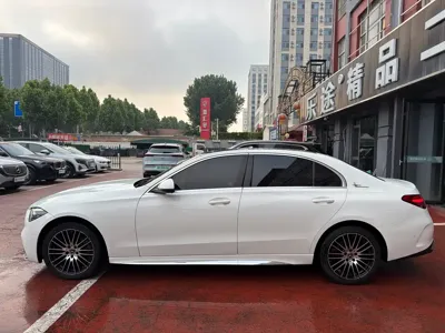 Mercedes-Benz C-Class 2022, 96000 км, за 23314.34 USD