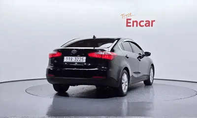 Kia K3 2015, 88772 км, за 4426.82 USD