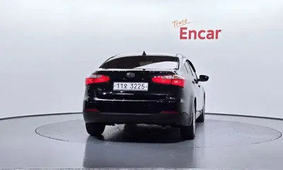 Kia K3 2015, 88772 км, за 4426.82 USD