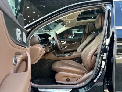 Mercedes-Benz E-Class 2022, 51000 км, за 35275.24 USD