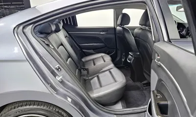 Hyundai Avante 2018, 123370 км, за 6055.87 USD - фото 12