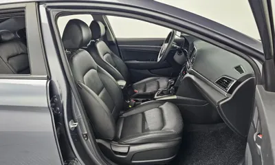 Hyundai Avante 2018, 123370 км, за 6055.87 USD - фото 13